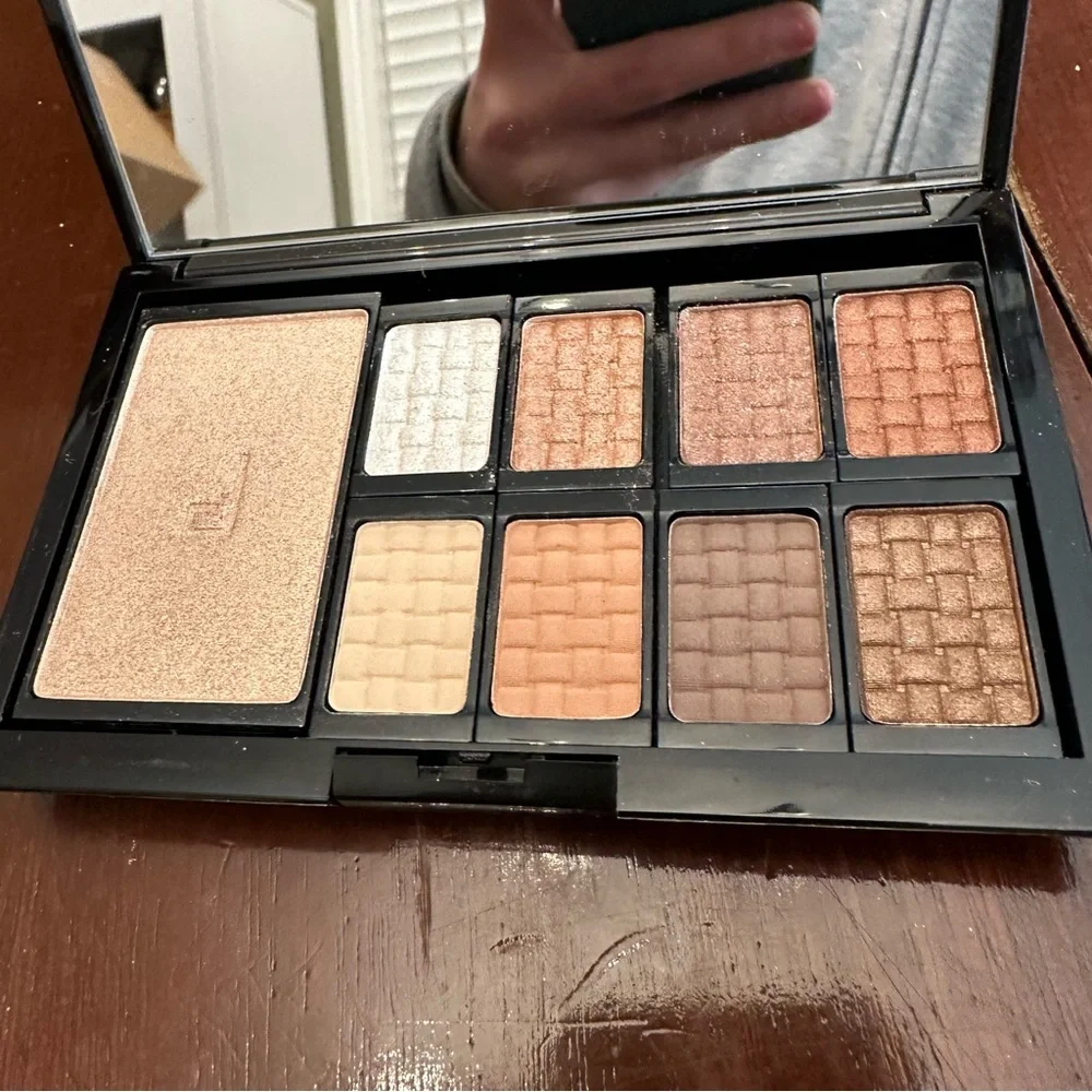Doucce Freematic Magnetic Changeable Eyeshadow Palette Highlighter Neutral Tones